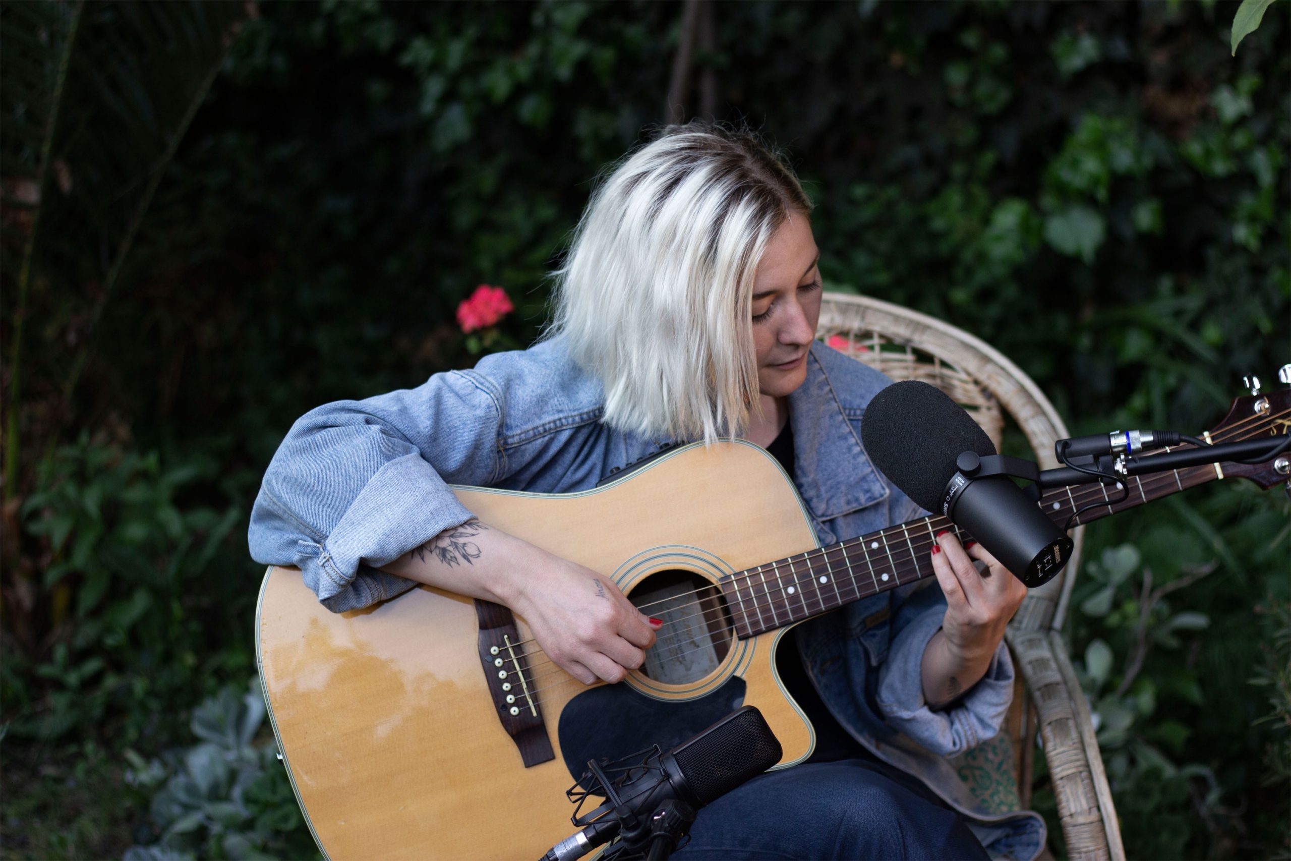Juanita-tocando
