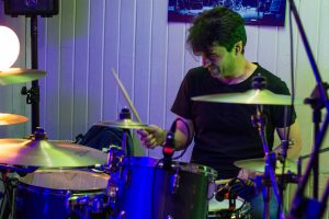 Baterista-03-tocando