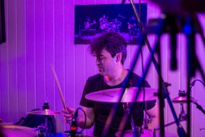 Baterista-06-tocando